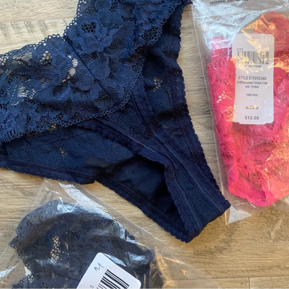Soma 3 Embraceable Signature AOL Thong Lace Panty Navy Pink - Picture 8 of 10